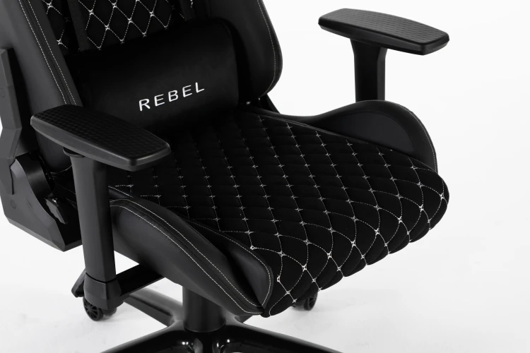 cobra-rebel-cr400-zblizenie-siedzisko.jpg